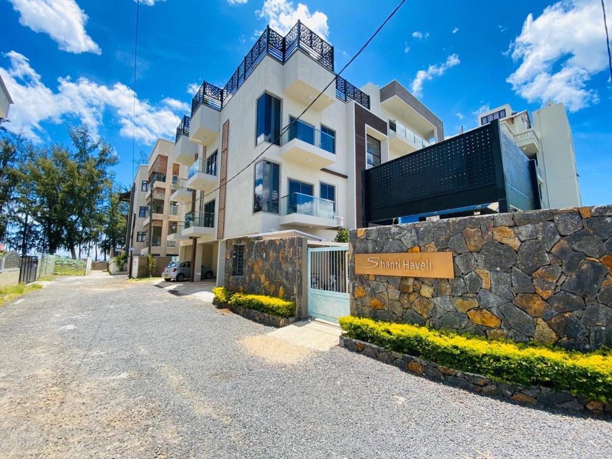 Shanti Haveli Beachfront Apartments Flic-en-Flacq 외부 사진